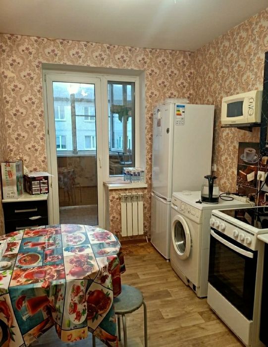 1 комнатная сдаю мкр 28 А