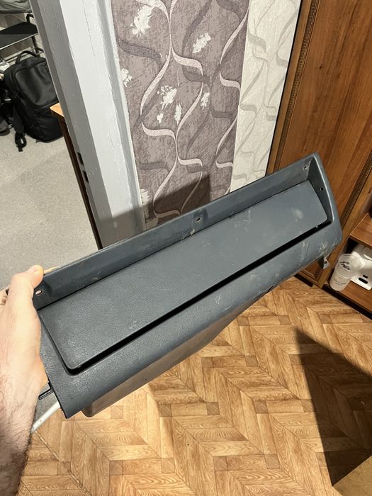 Перчаточный ящик полка под бардачком пассат б3