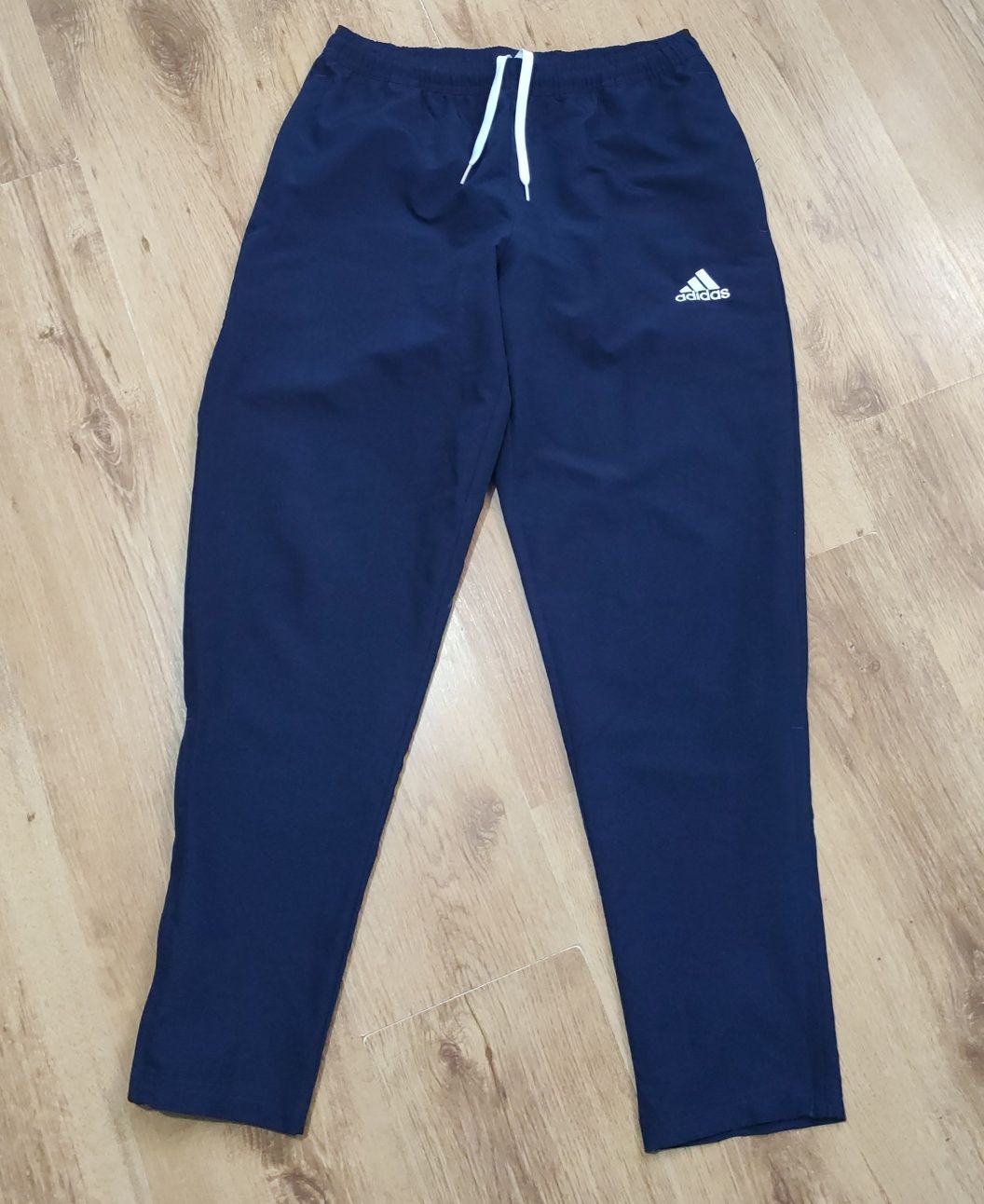 Pantaloni subțiri Adidas mărimea M
