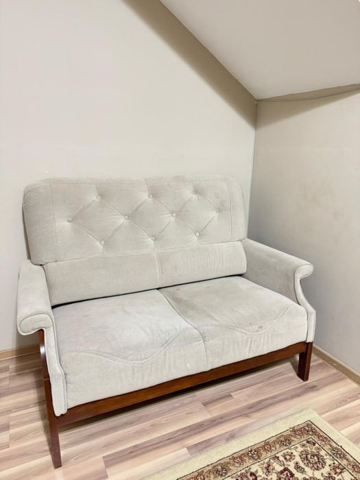 Диван в хорошем состоянии