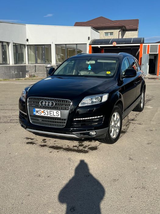 Vând Audi Q7 an 2008