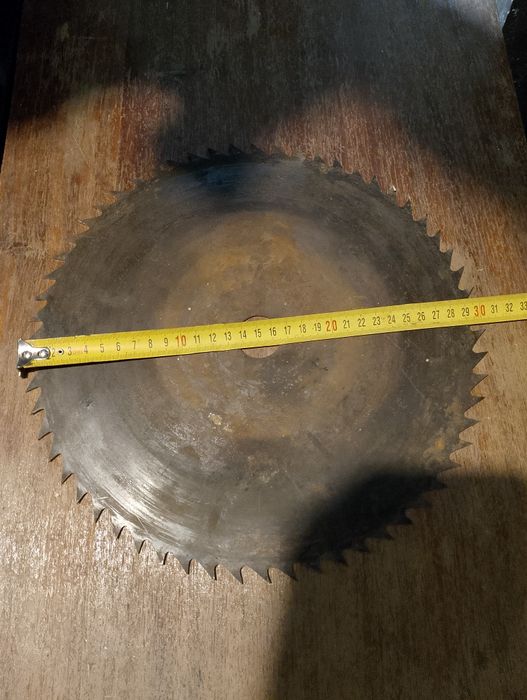 Дискове за рязане на дърва стария материал,напълно здрави .