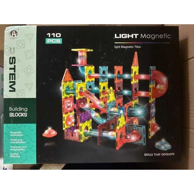 Set Inteligent de Constructie Magnetic cu Lumina , 110 piese, Komazi