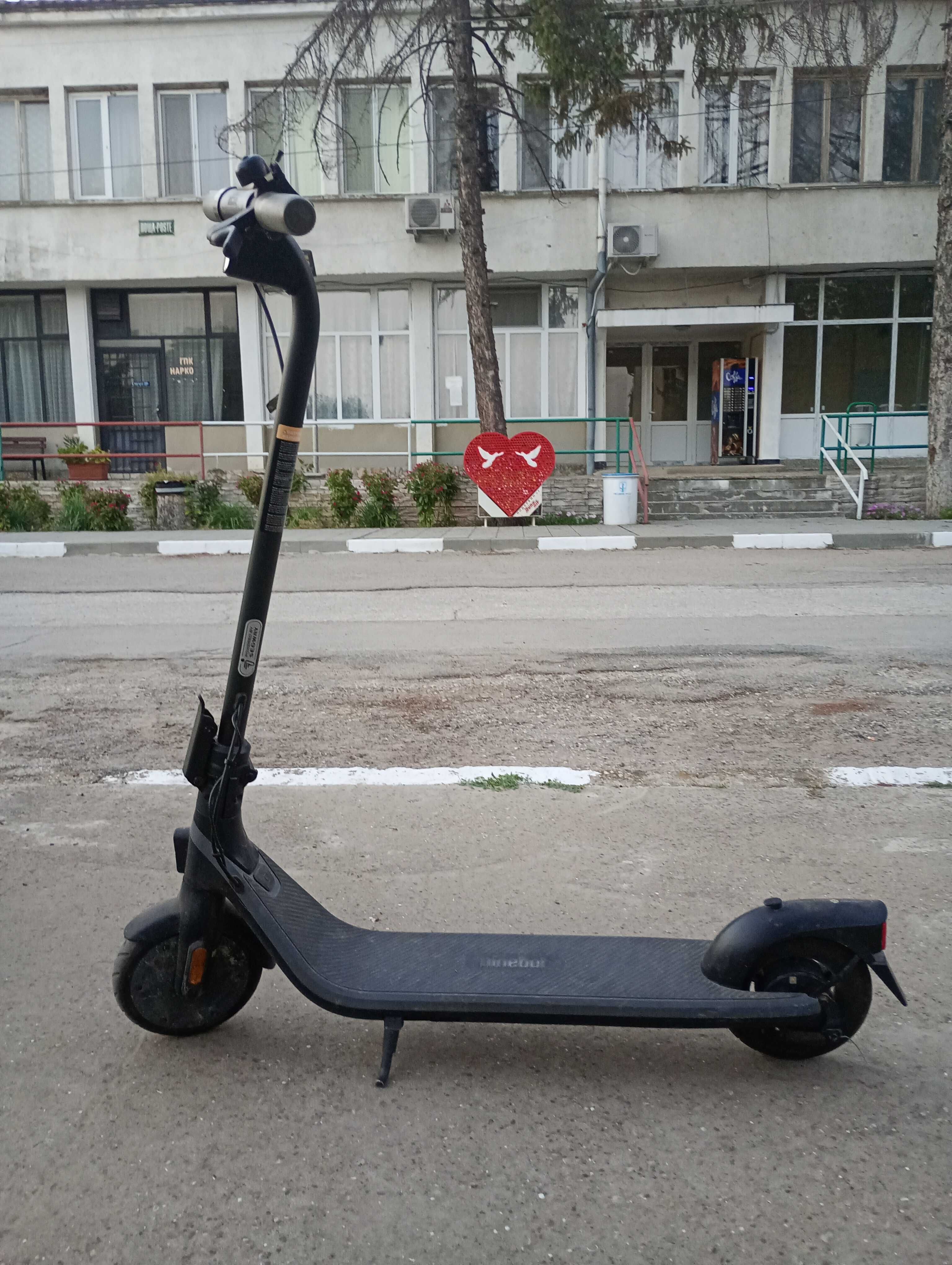 Електрическа тротинетка Ninebot E2 E