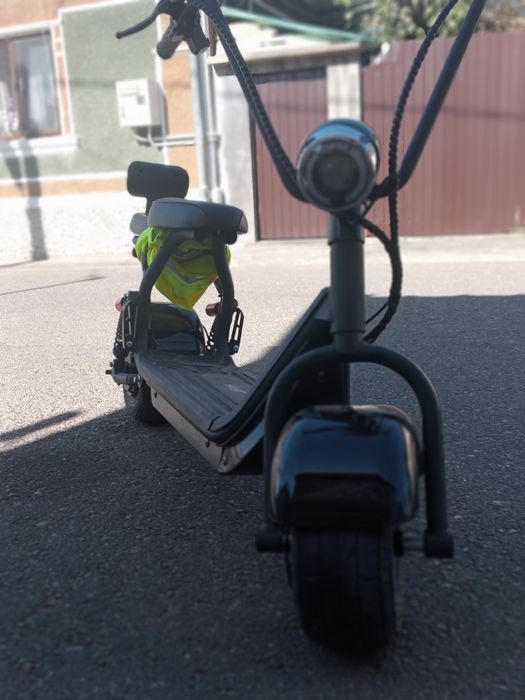 Vând scuter electric