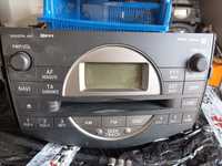Radio CD Toyota RAV4 cu magazie CD 120 lei MP 3