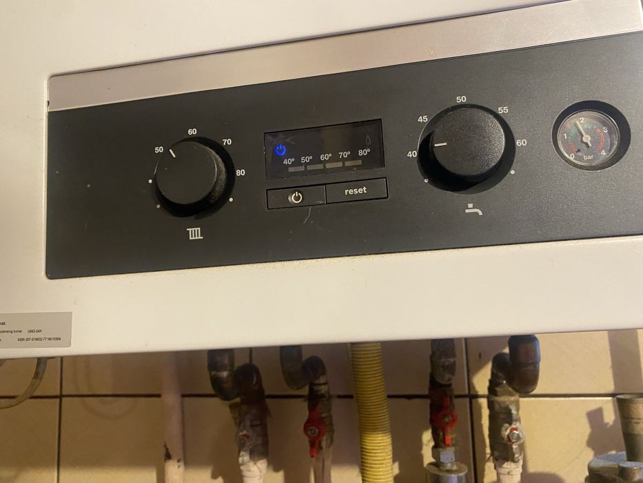 Vand centrala buderus 24kw ,pret 1000lei