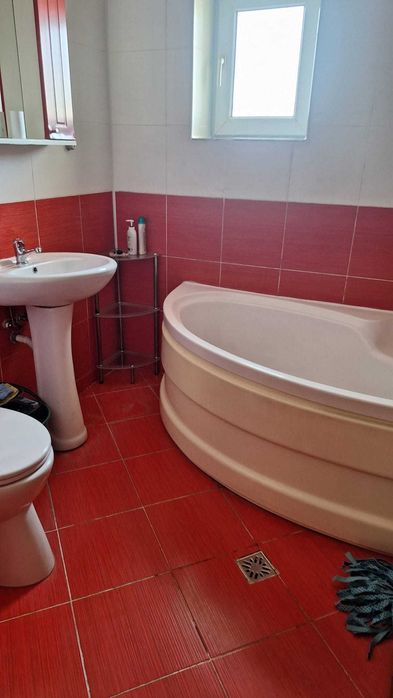 Etaj 1- Inchiriere apartament 2 camere decomandat micro 12 Targoviste