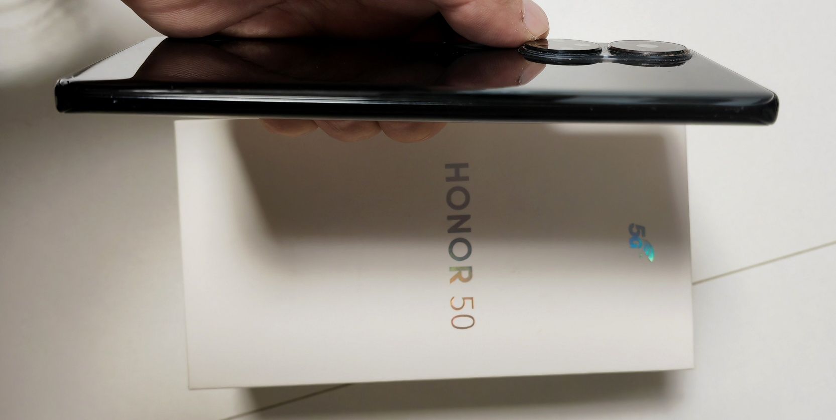 Продавам Honor 50, в отлично състояние.