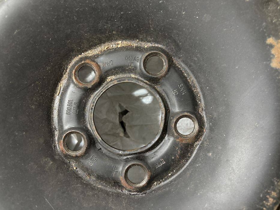 Vand 4 jante de tabla cu cauciucuri de iarna Debica