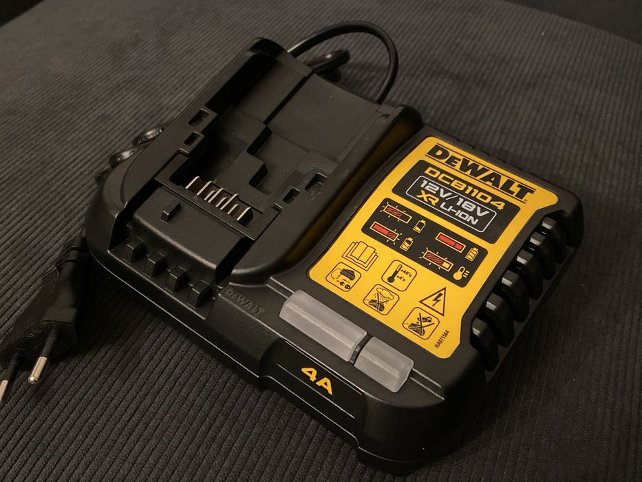 Încărcător-Rapid (4Ah), DCB1104/DCB115, original-DeWALT/acumulatori XR