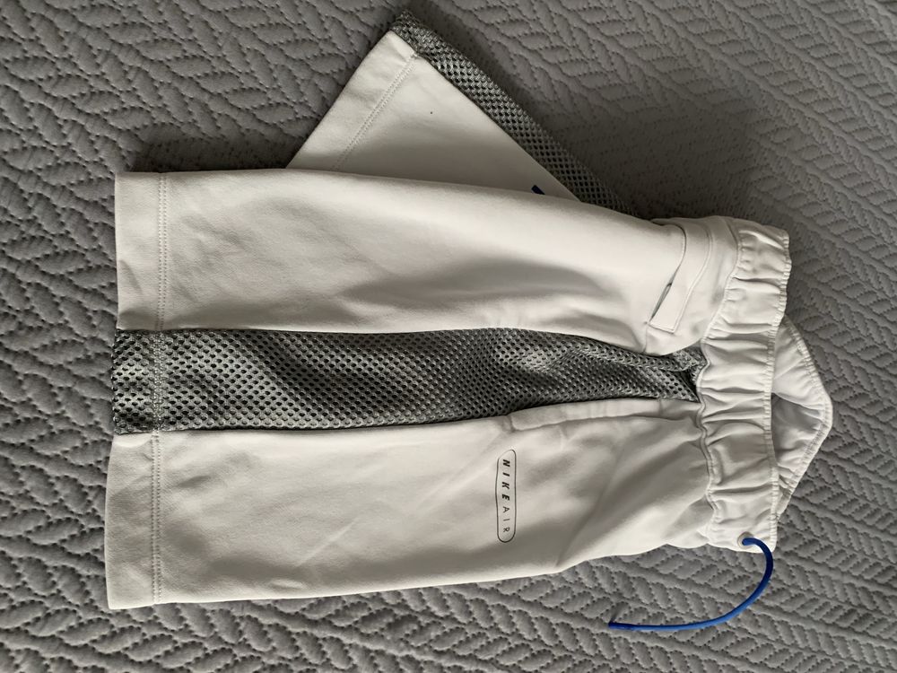 Оригинални юношески къси панталони NIKE . Размер XL , 158 - 170 см . Ц