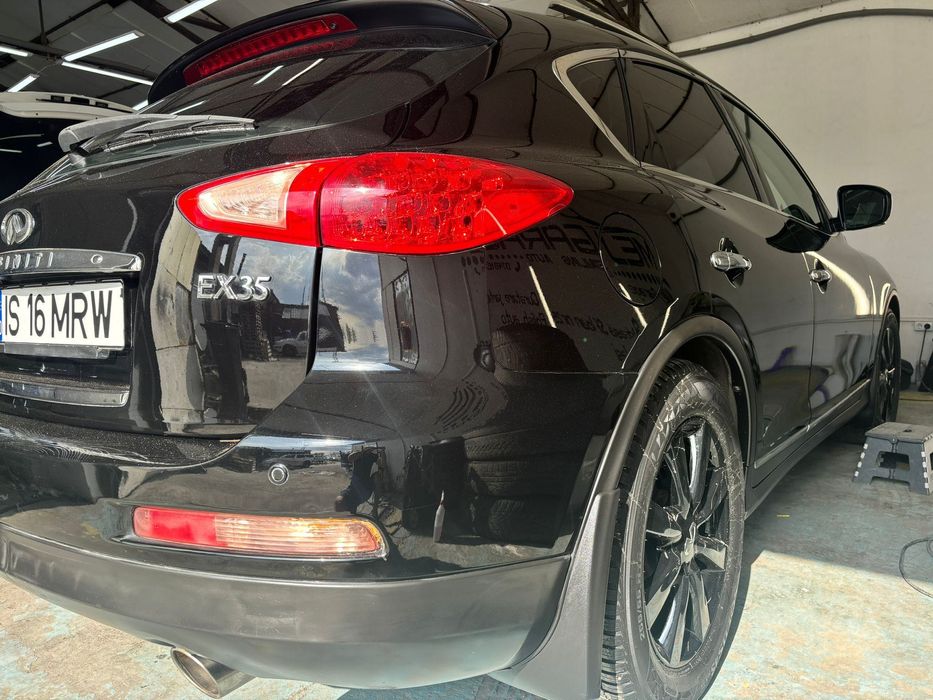Infiniți ex35 benzina