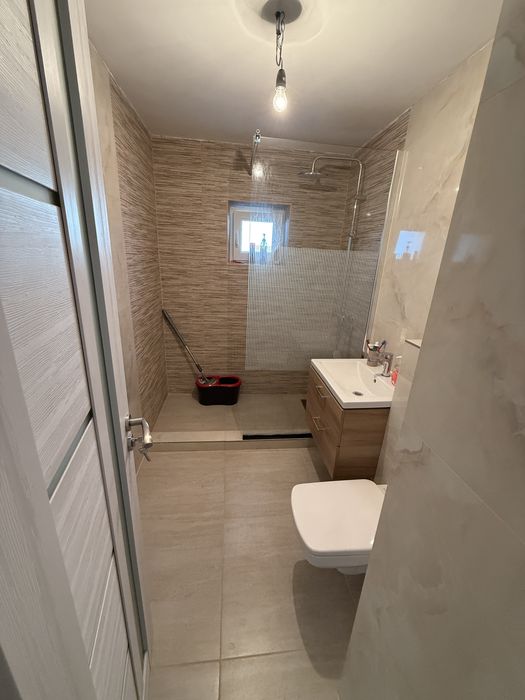 De vanzare Apartament 4 camere renovat complet