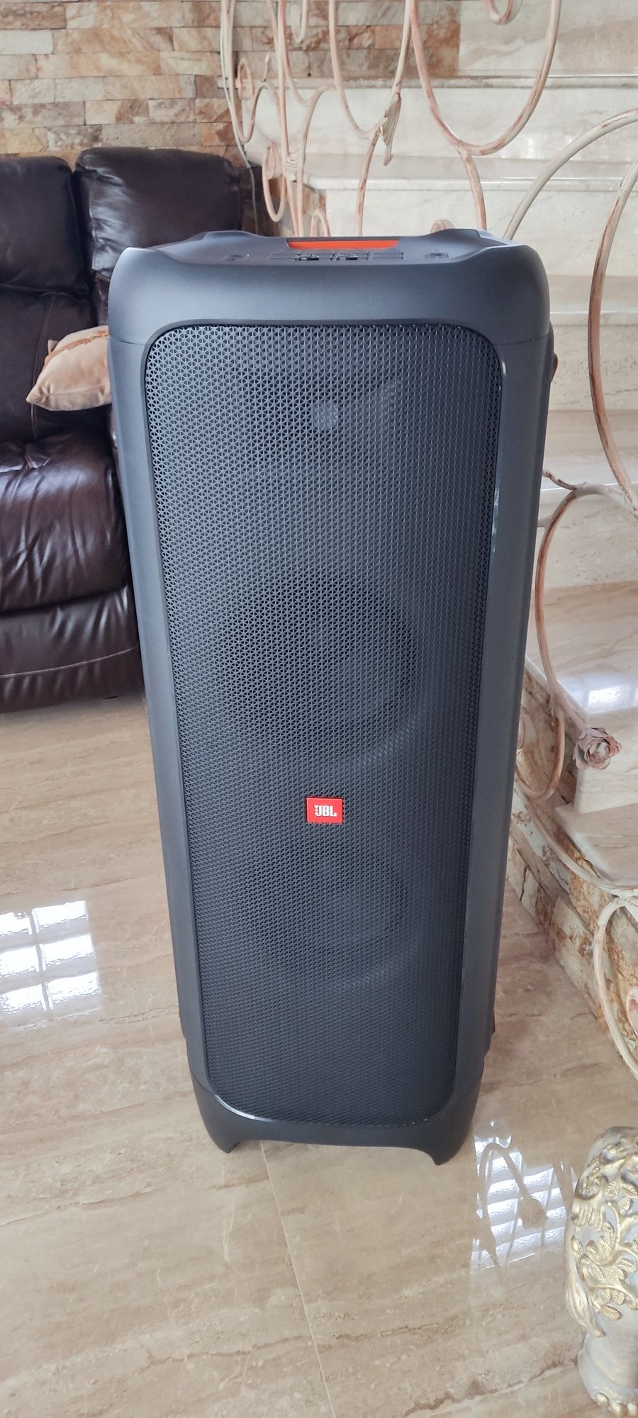 Boxa activa JBL Partybox 1000 / 1100W suna exceptional
