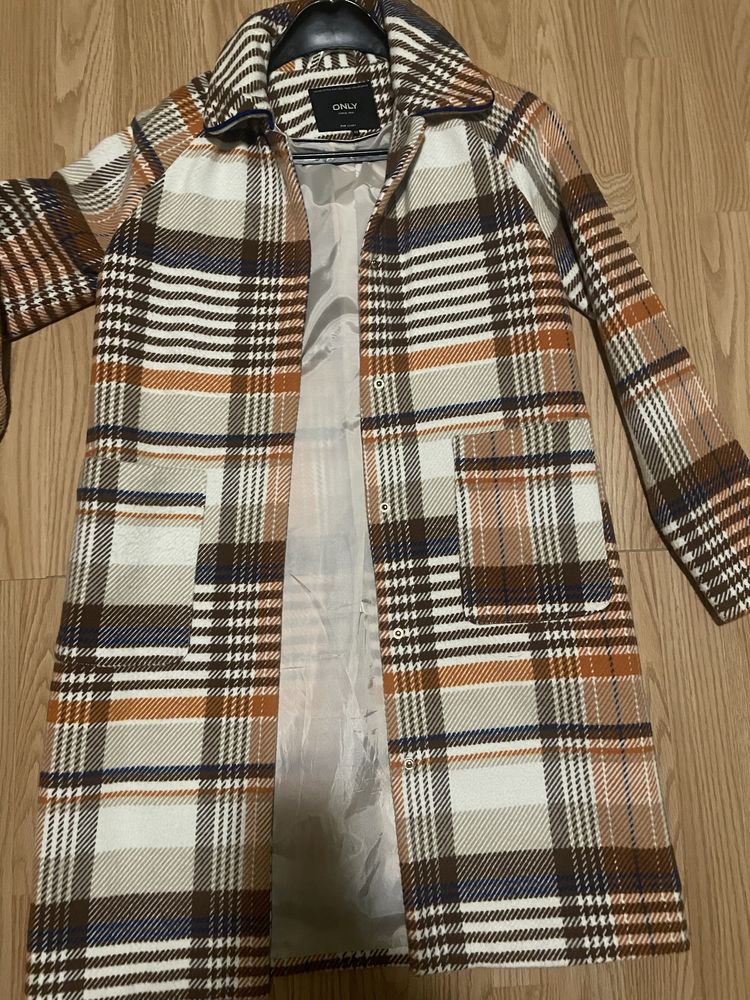 Палто тип Burberry