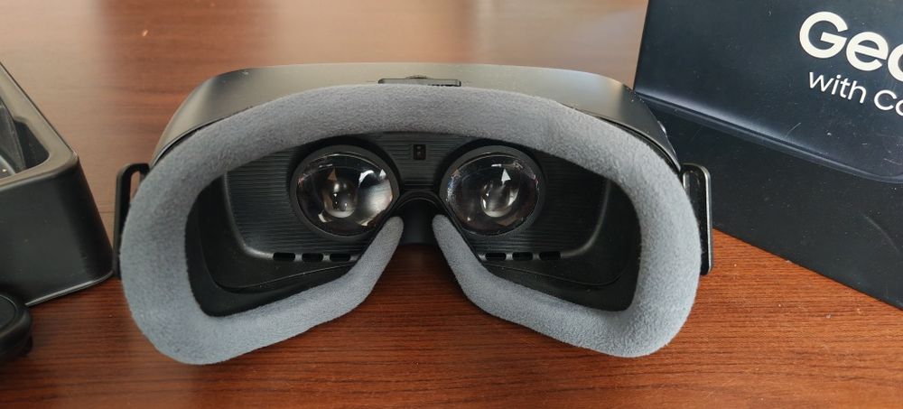Очила за виртуална реалност Samsung GearVR