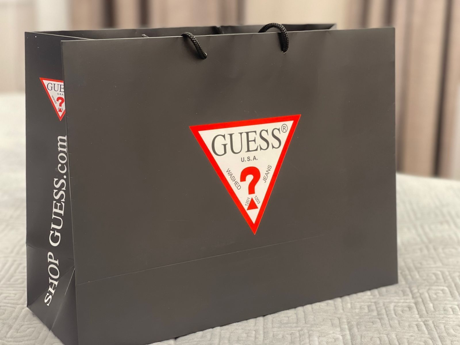 Брендовый пакет GUESS