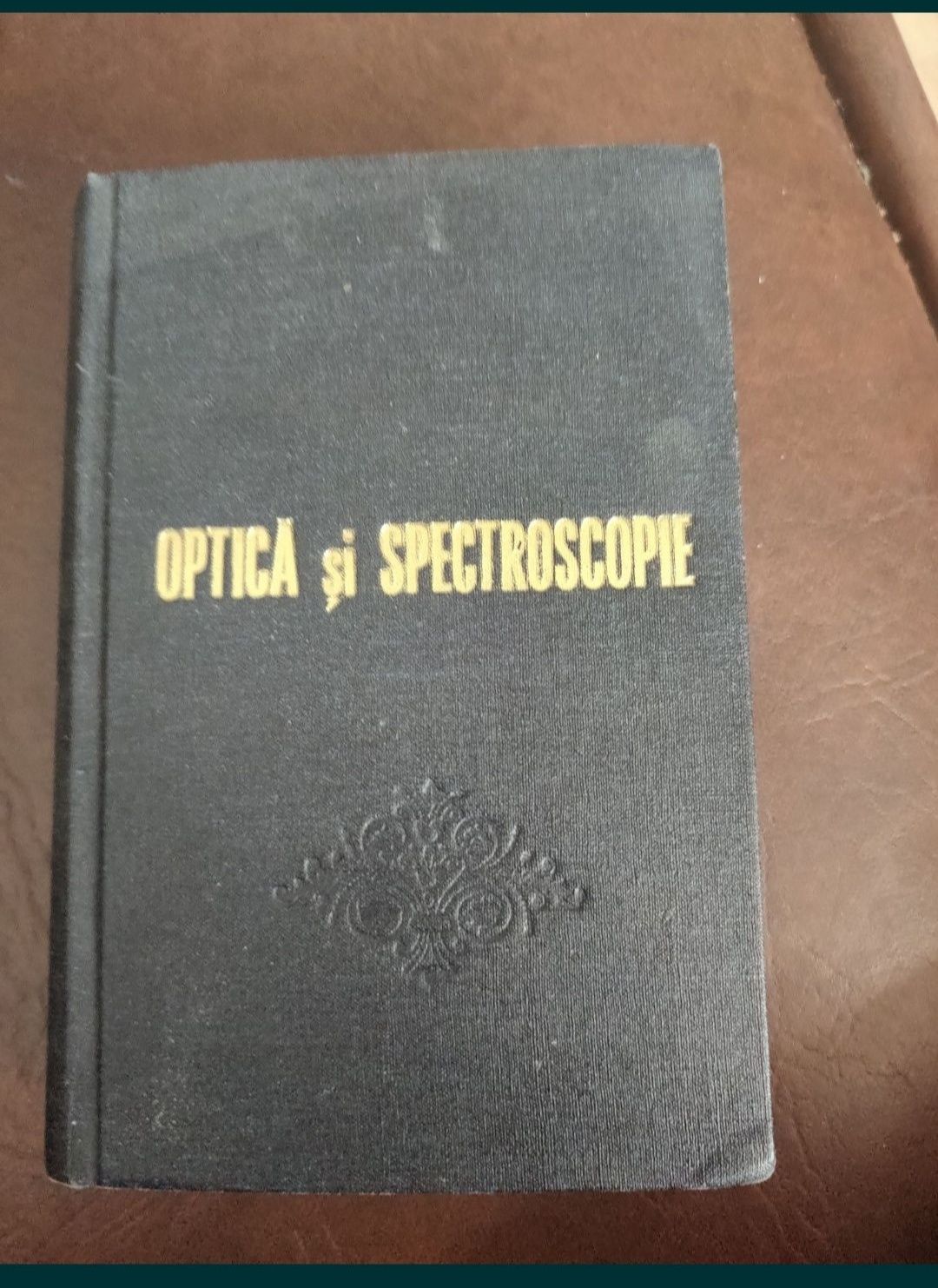 Probleme de optica și spectrometrie