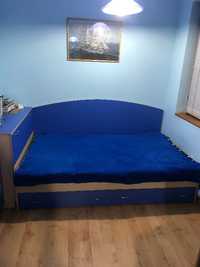 Спалня -Легло с ракла и чекмеджета