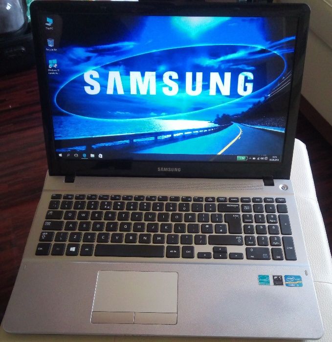 Samsung NP370-Intel i5-2,50Ghz-8GB ram-500GB HDD,AMD Radeon 1GB video