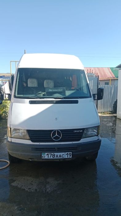 Мерседес бенз в хорошим состояний