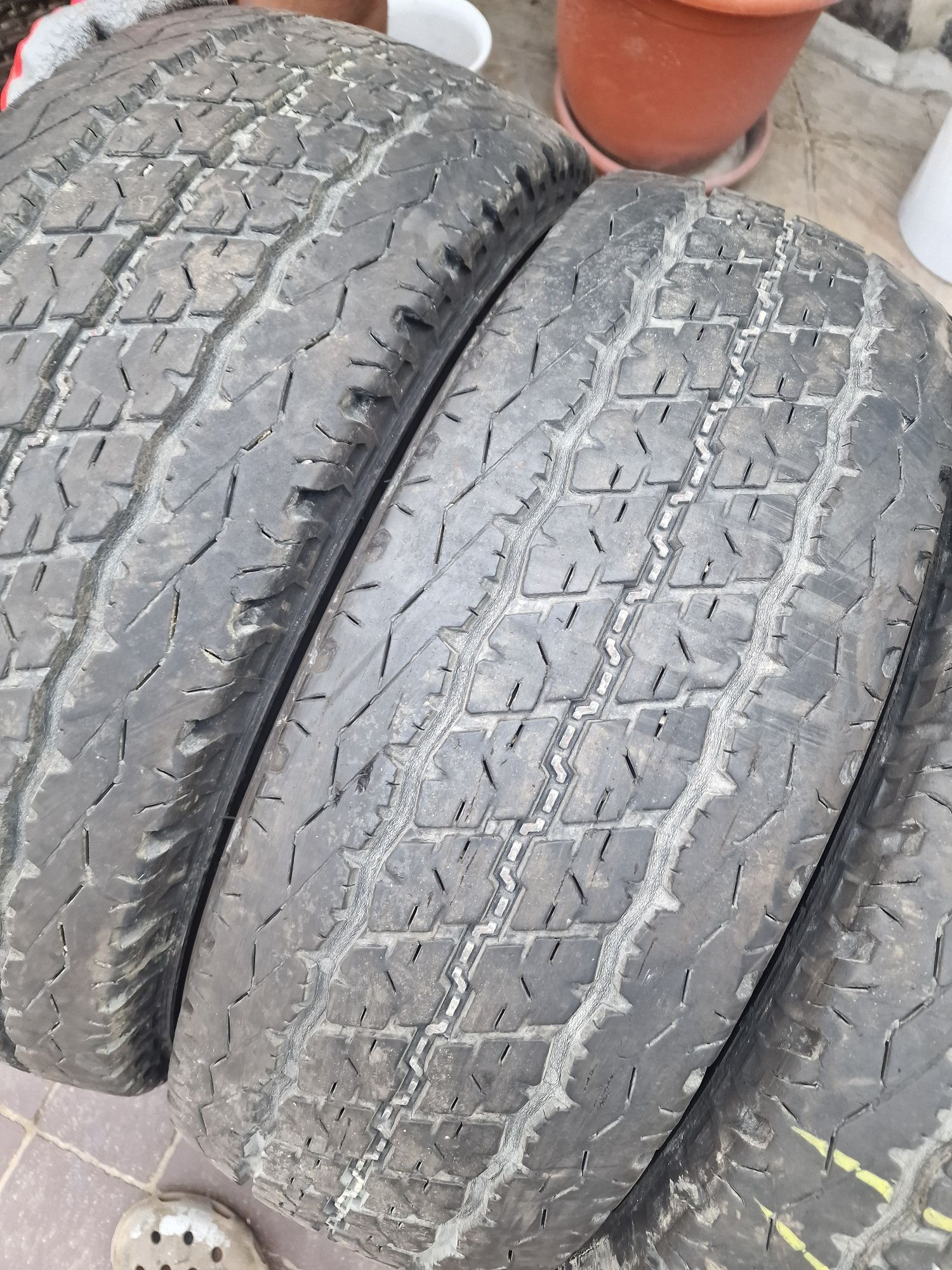 215 70 15 C bridgestone vara