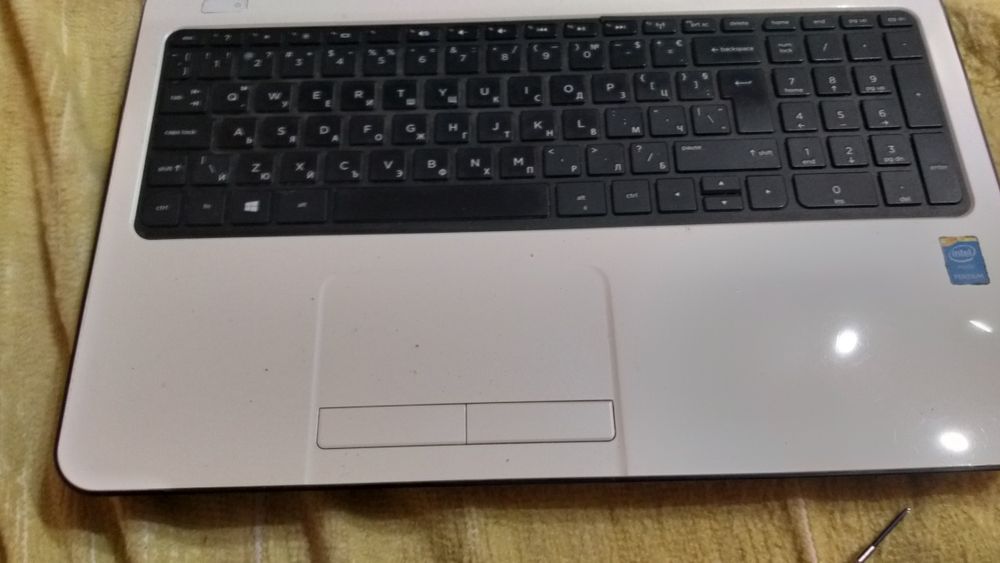 Лаптоп hp 15-r255nu За часи изгорял процесор