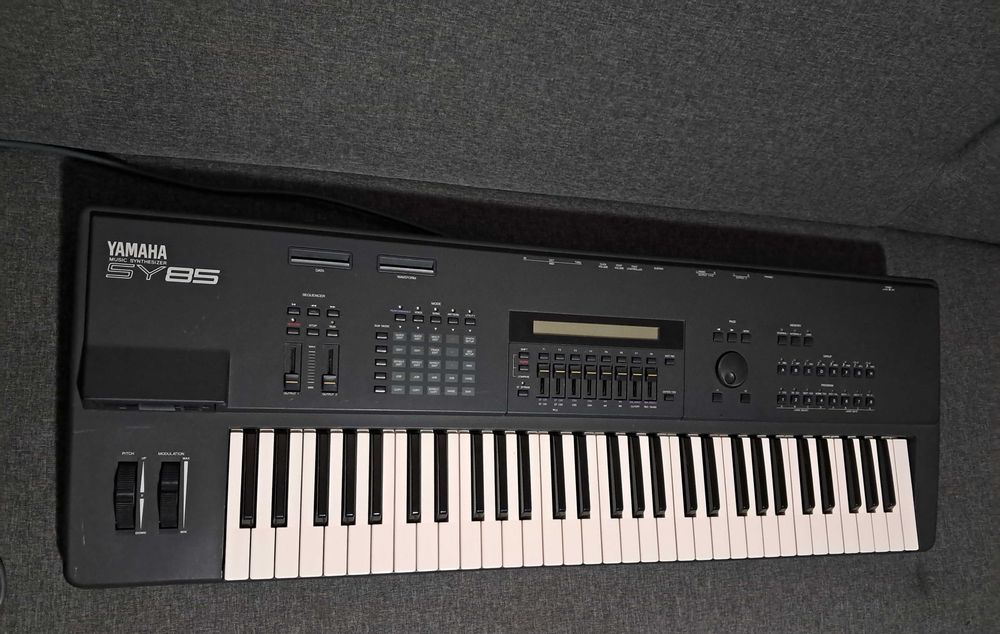Vand orga (synthesizer) Yamaha SY85