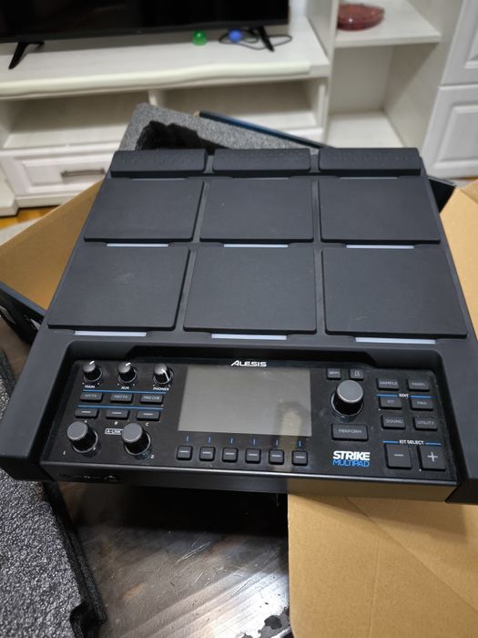 Alesis Strike Multipad + Pedală Millenium