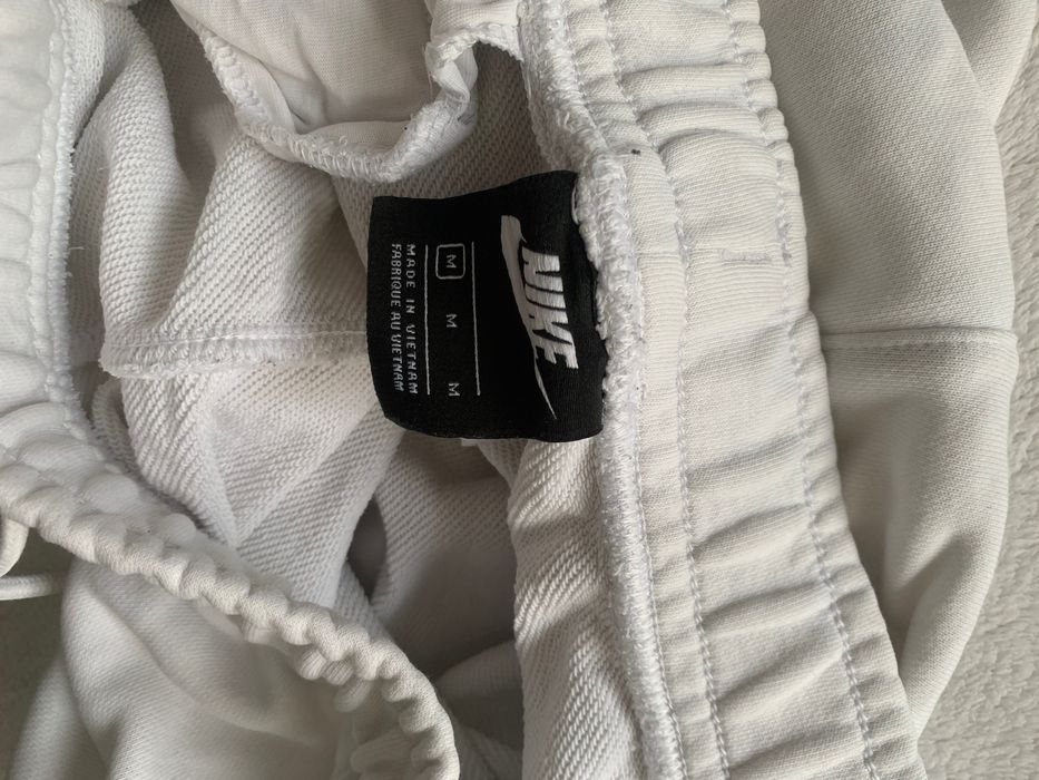 Pantaloni Nike scurti