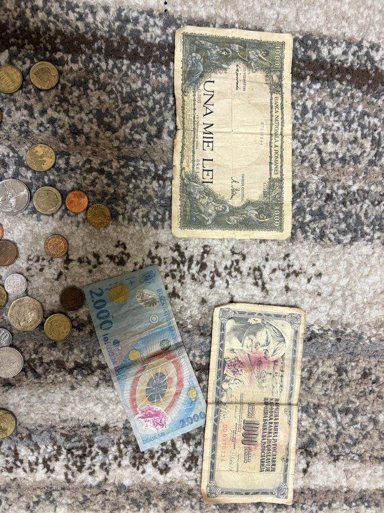 Colectie monede, bancnote si insemne militare