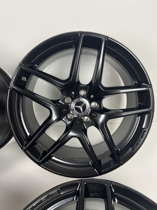 Se vinde set jante originale Mercedes Benz AMG R19