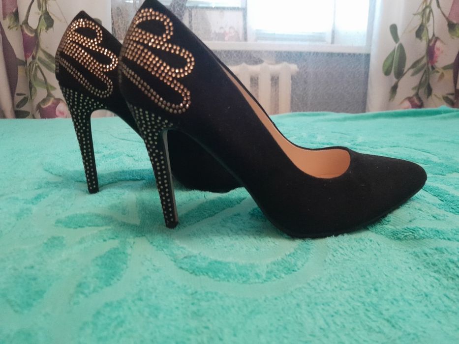 Продам туфли в отличном состоянии размер 37