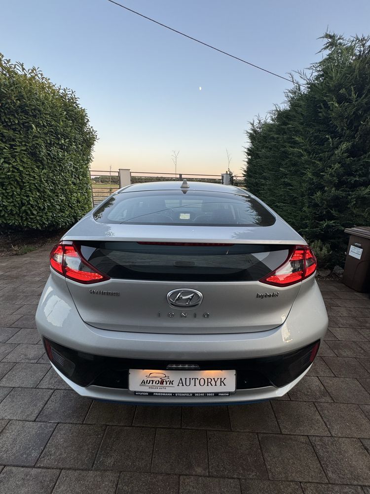 Hyundai IONIQ  /  PREMIUM Hybrid  /  2019