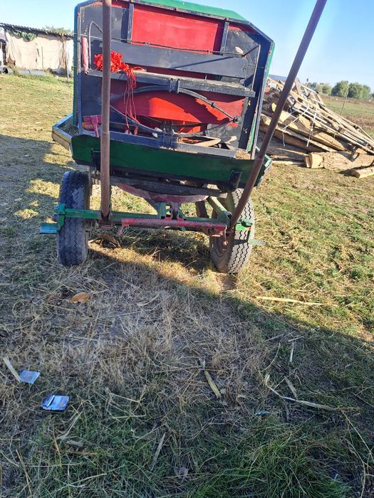 Vând căruță de un cal mai multe detalii la telefon