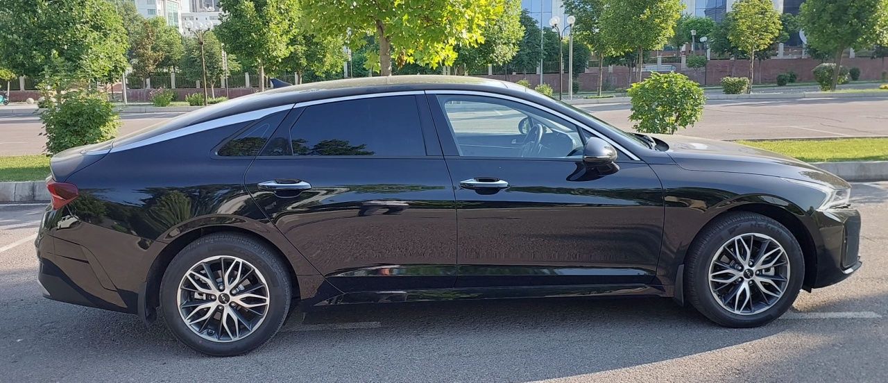 Автомобиль KIA K5