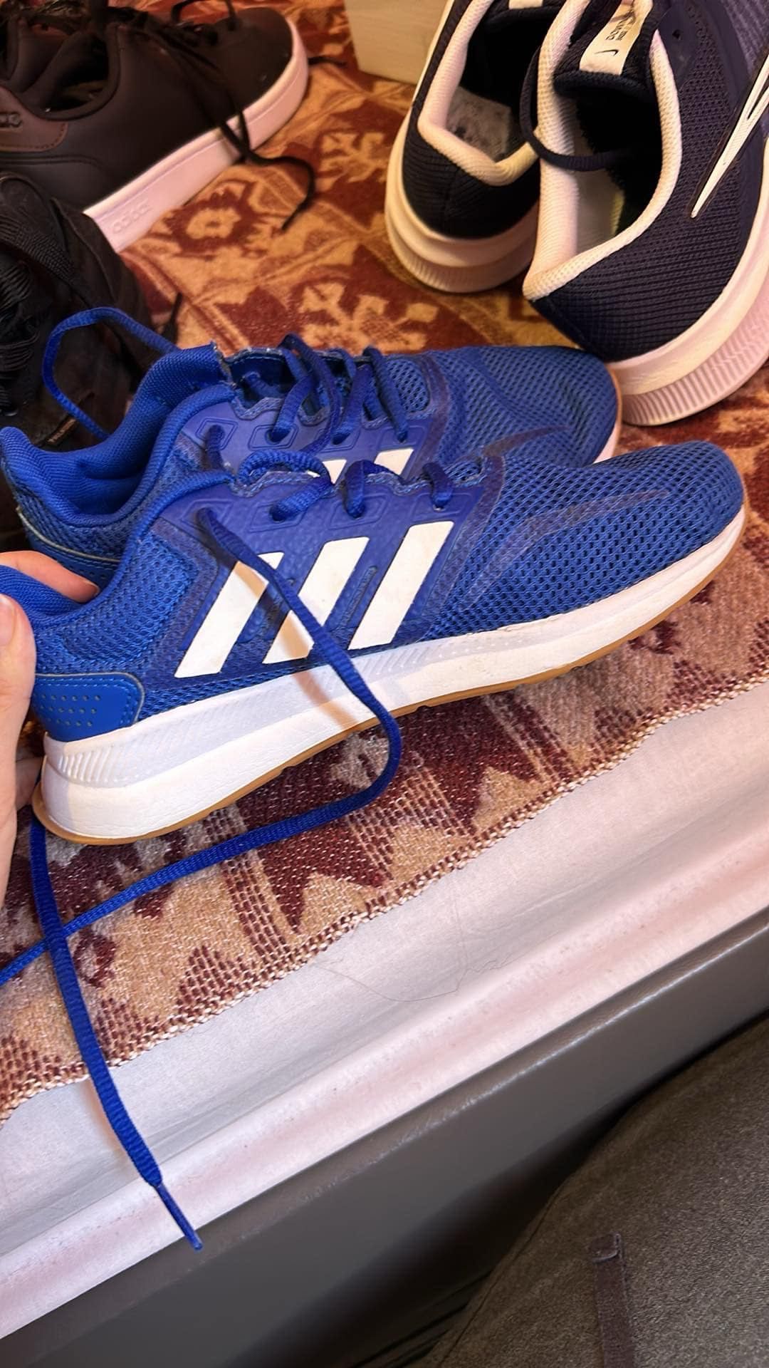 Adidas детски оригинални маратонки , номер 32