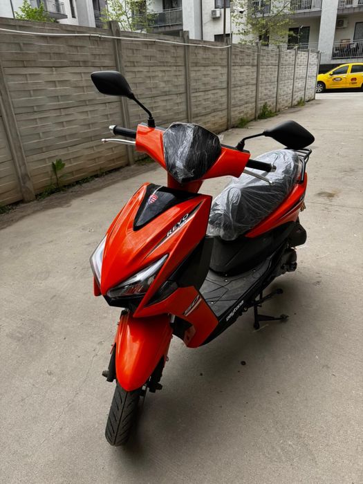 Scutere FARA PERMIS de conducere de inchiriat