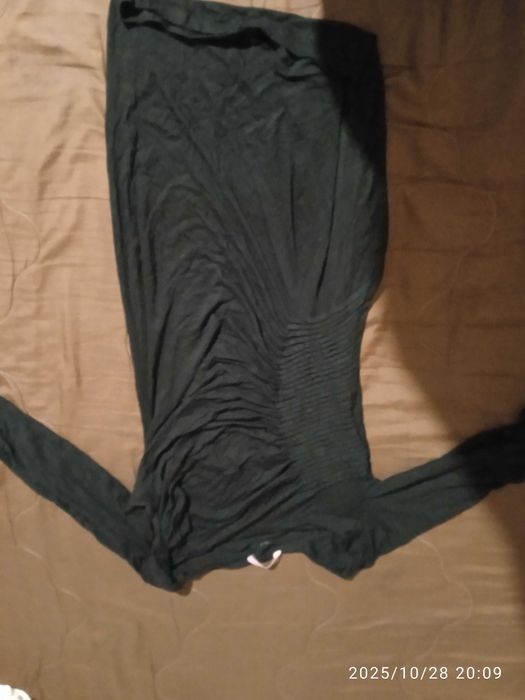 Подарявам дамски поли и рокли