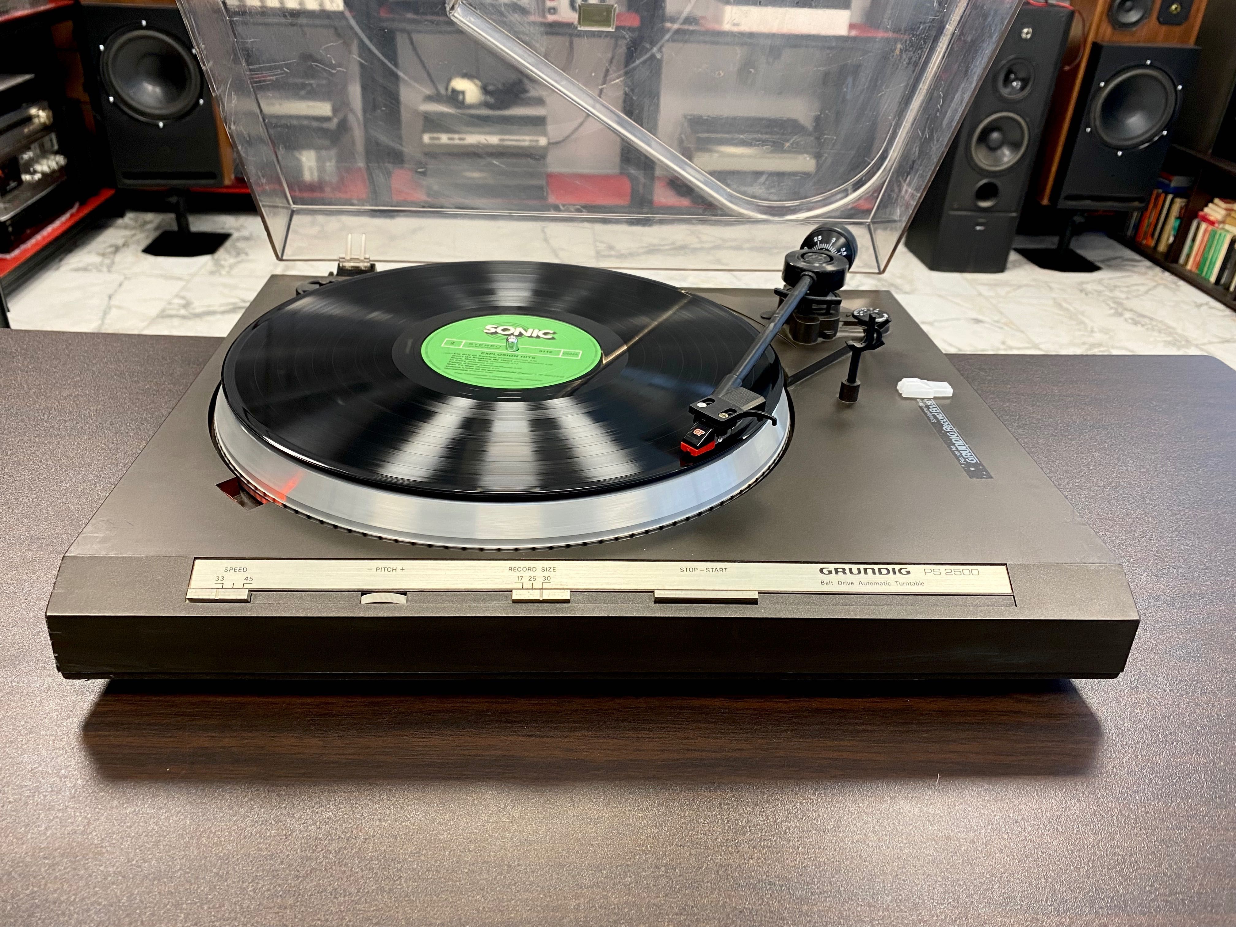 Чудесен грамофон Grundig/Technics