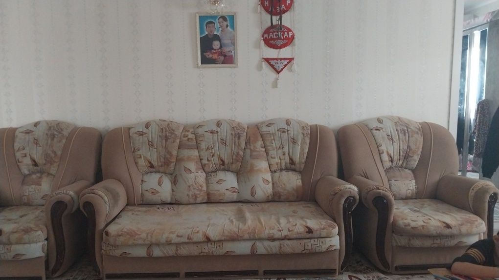 Продаётся диван с креслами