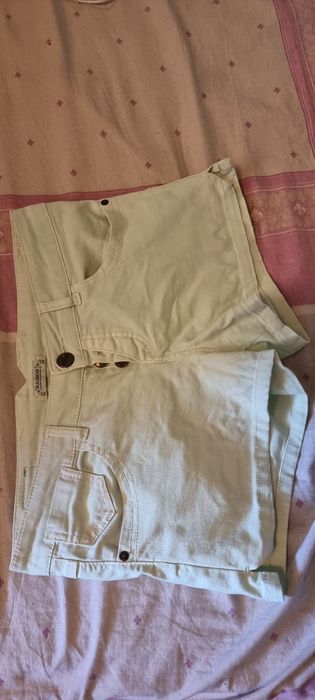 Vând pantaloni scurți blugi damă