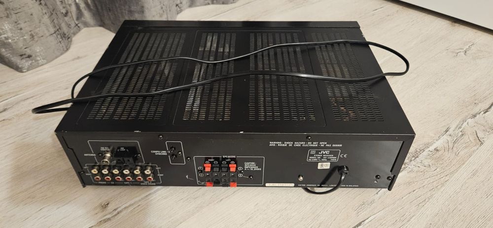 Amplificator JVC perfect funcțional