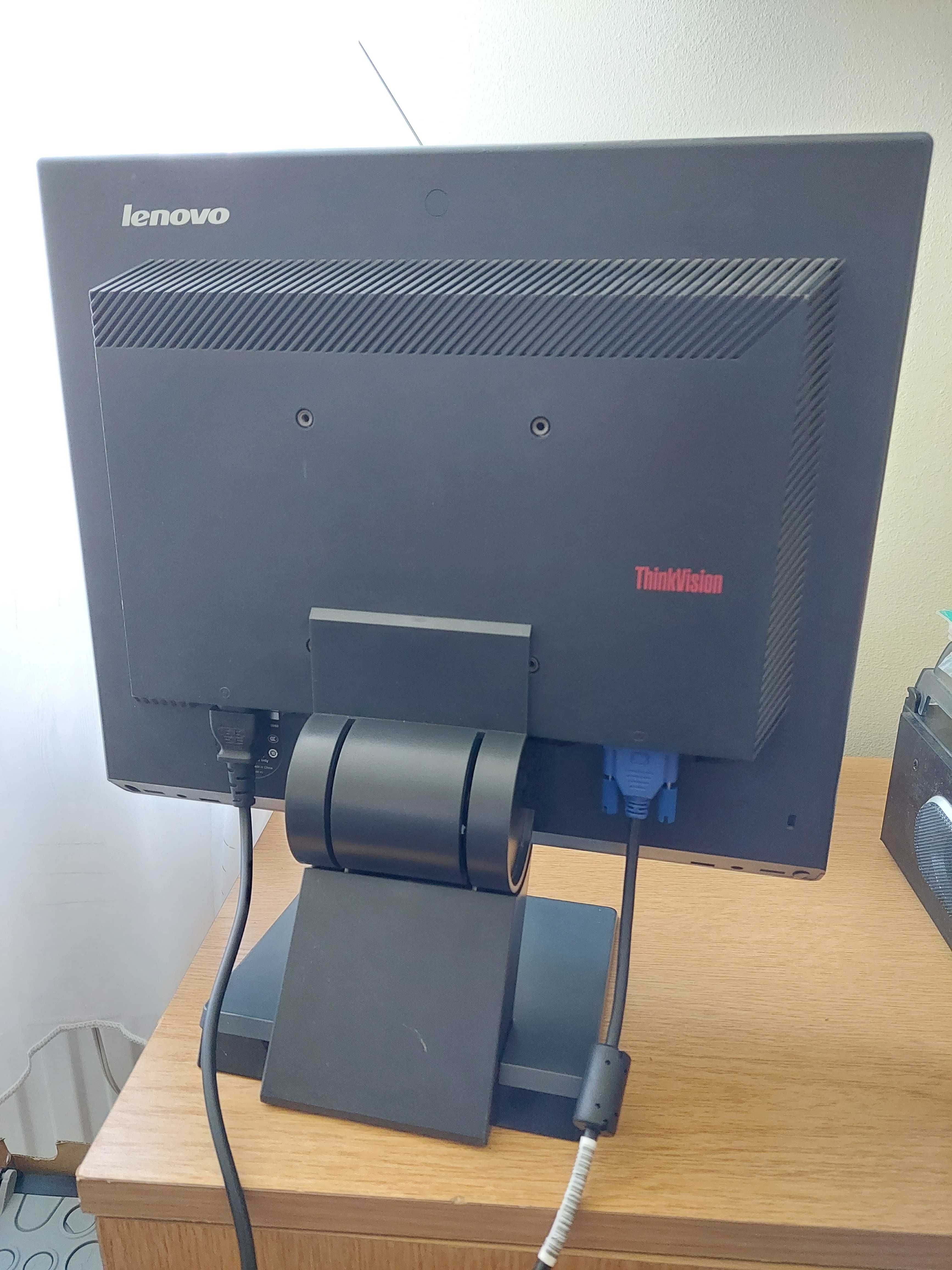 Monitor Lenovo ThinkVision 17 Inch VGA cabluri incluse 100 Lei