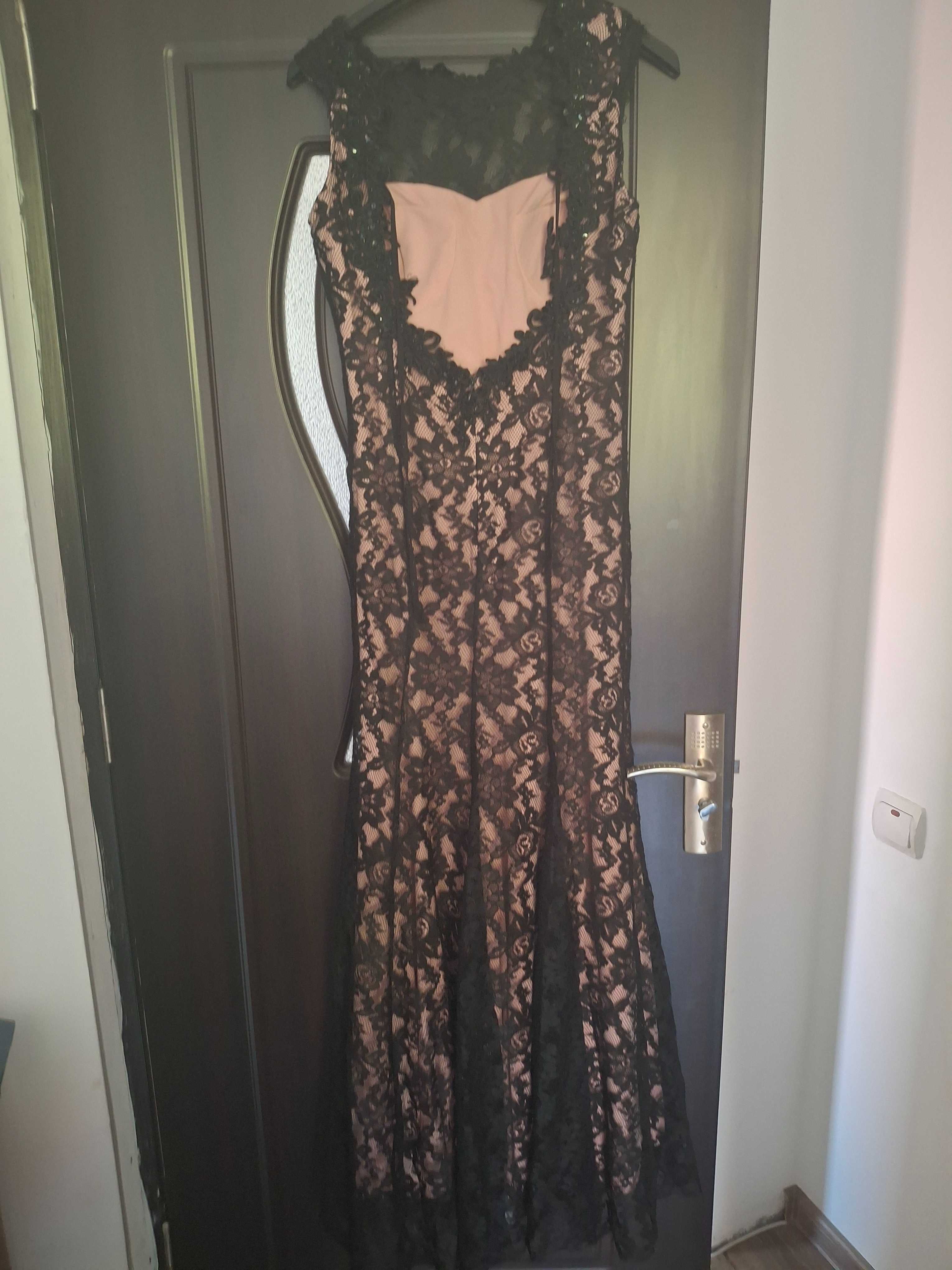 Rochie de seara ,purtata o singura data in stare foarte bună
