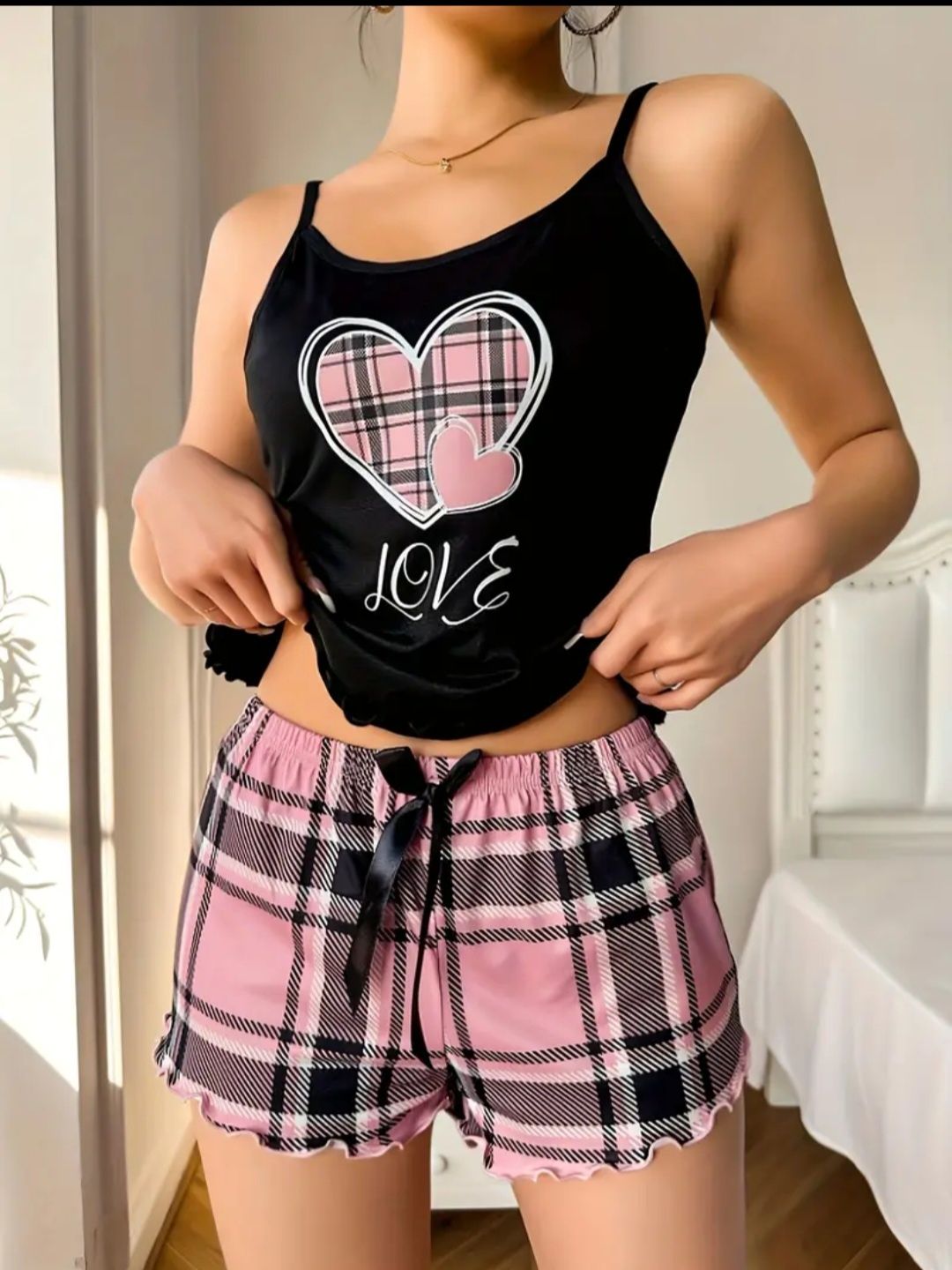 Комплект пижами с принт на каре и сърце, с ръкавче с набор и панталонк