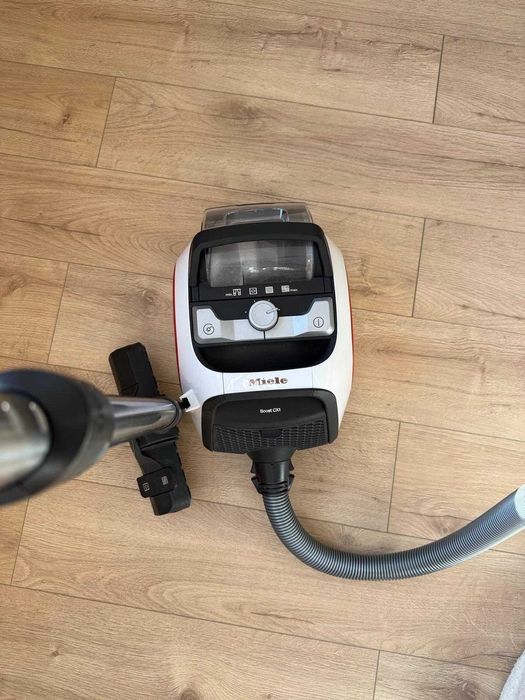 Прахосмукачка Miele Boost CX1