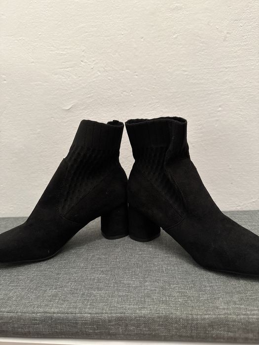 Vand botine mărimea 38