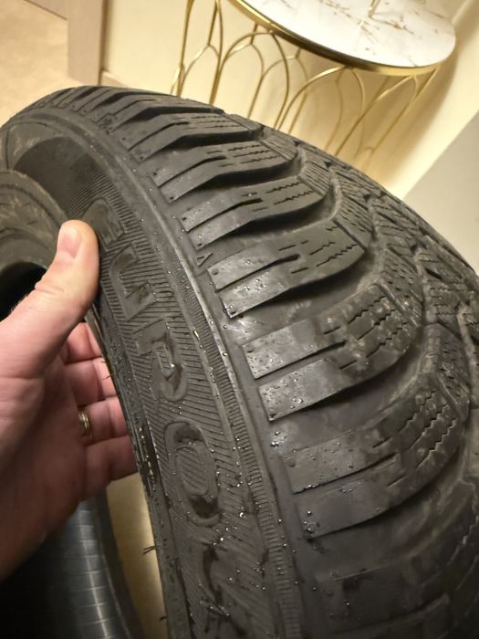 Vand 4 anvelope 205 60 16 iarna